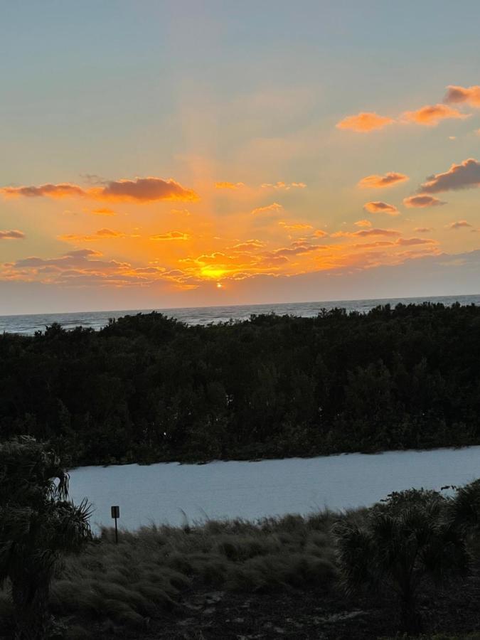 Front In Paradise * Marco Island